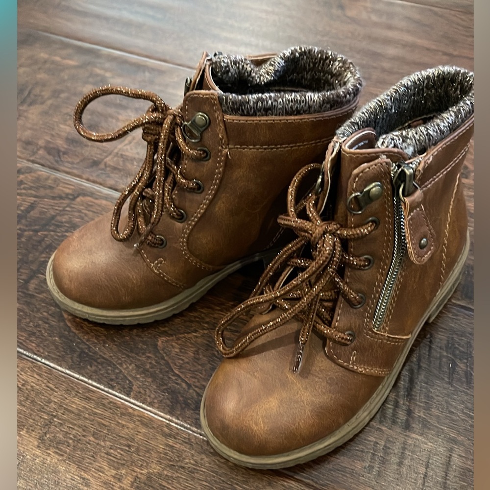 Toddler girl boots size 10